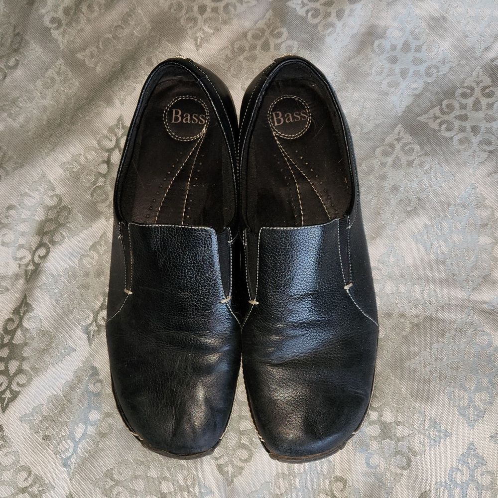Bass Women Black Leather Loafer